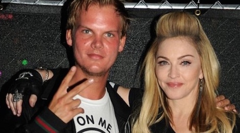 Tu 'nu hoang' Madonna den DJ Hardwell deu soc khi Avicii qua doi hinh anh