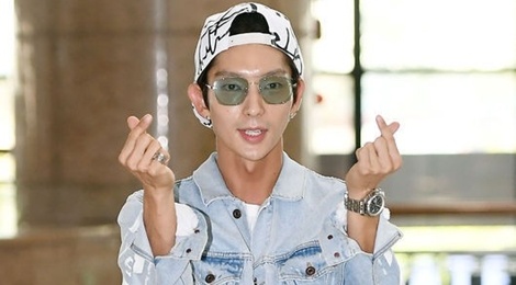 Khong con ve dep trai an tuong, Lee Jun Ki hoc hac kho tin tai san bay hinh anh