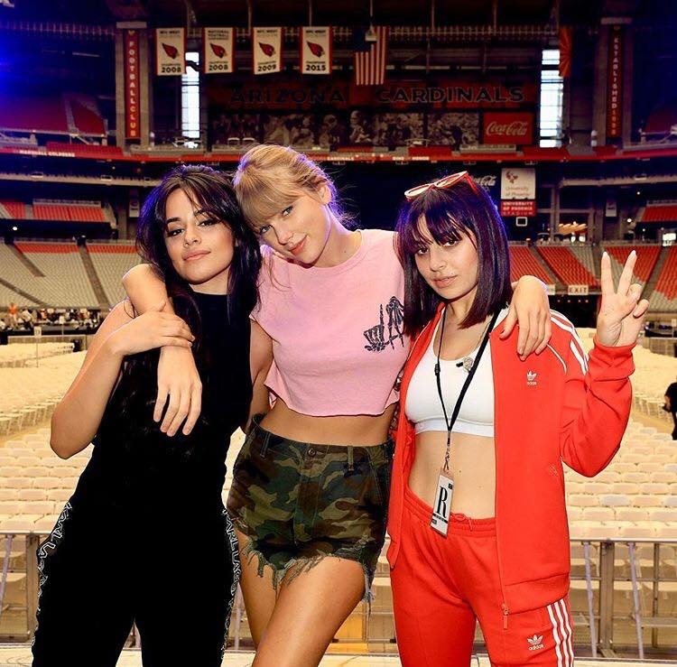 Taylor Swift bo hat anh 10