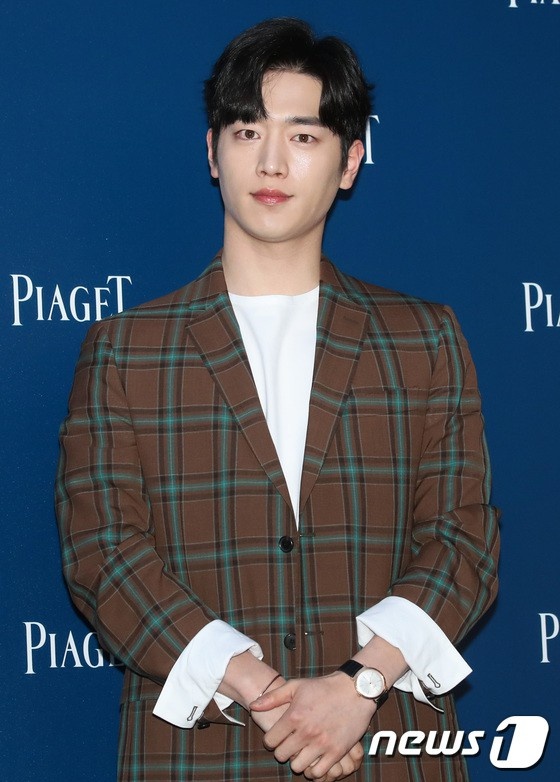 Chi em Jessica va Krystal anh 11