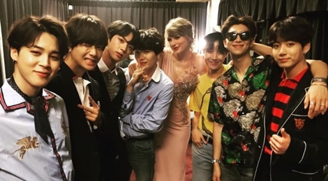 Taylor Swift va loat sao dinh dam khoe anh chup cung BTS hinh anh