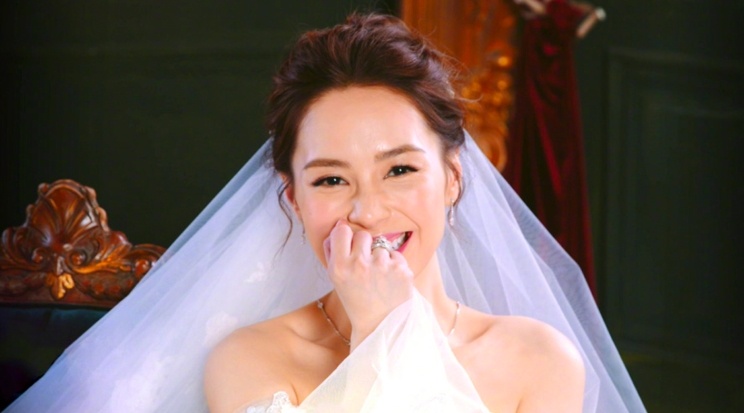 Chung Han Dong long lay don le cuoi co tich hinh anh