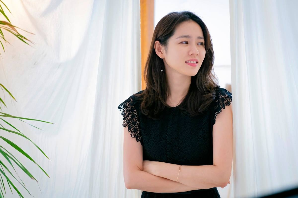 Chị đẹp mua cơm ngon cho tôi ảnh 1 Chi dep mua com ngon cho toi anh 1