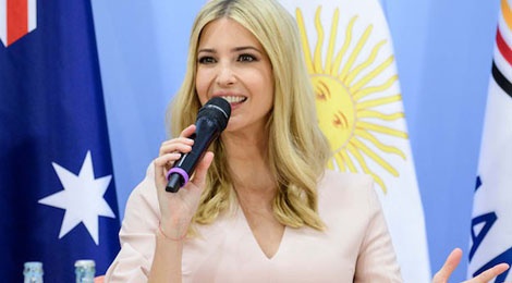 Vo va con gai Donald Trump vao Top my nhan hap dan nhat the gioi hinh anh