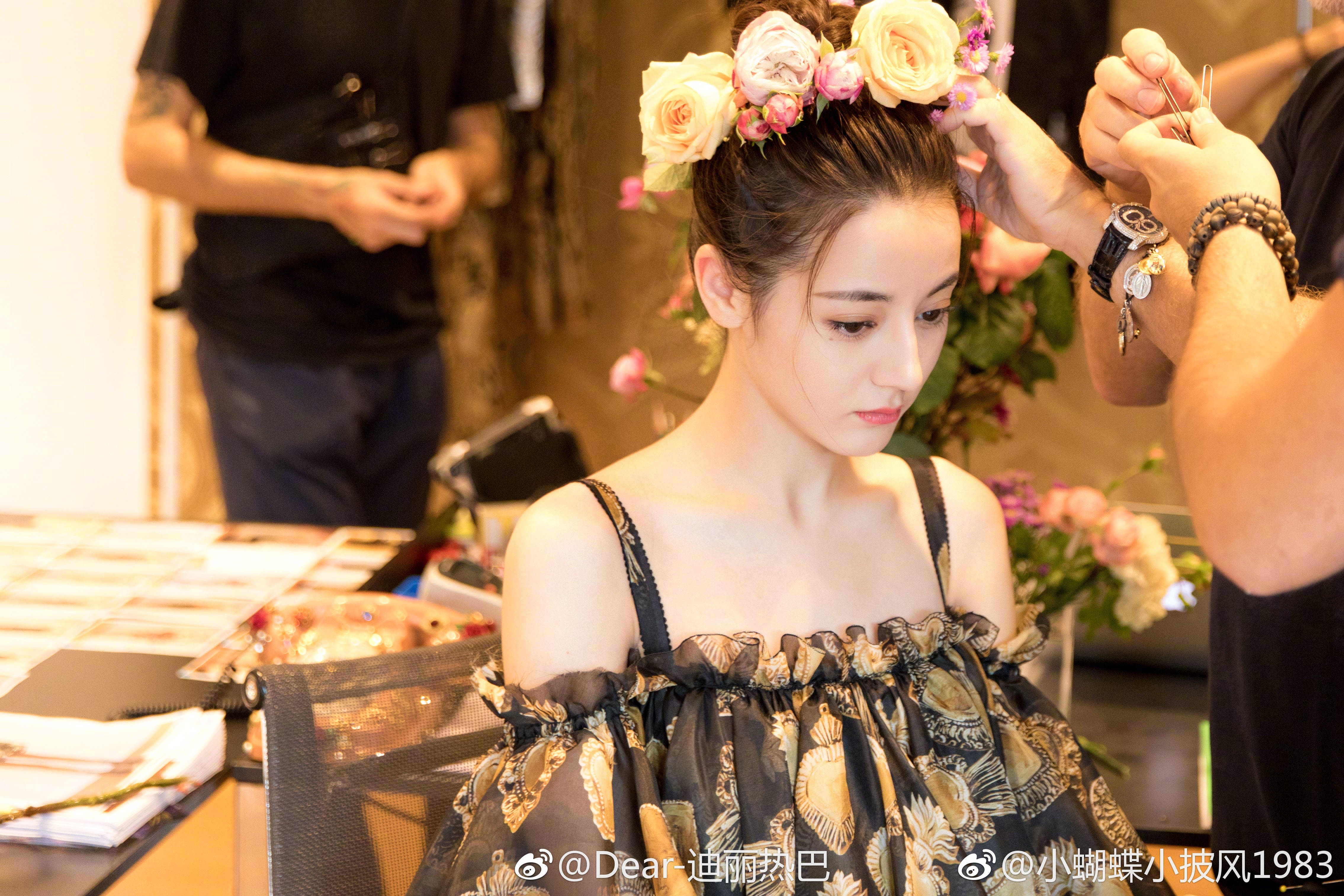 Dich Le Nhiet Ba dien thoi trang anh 2