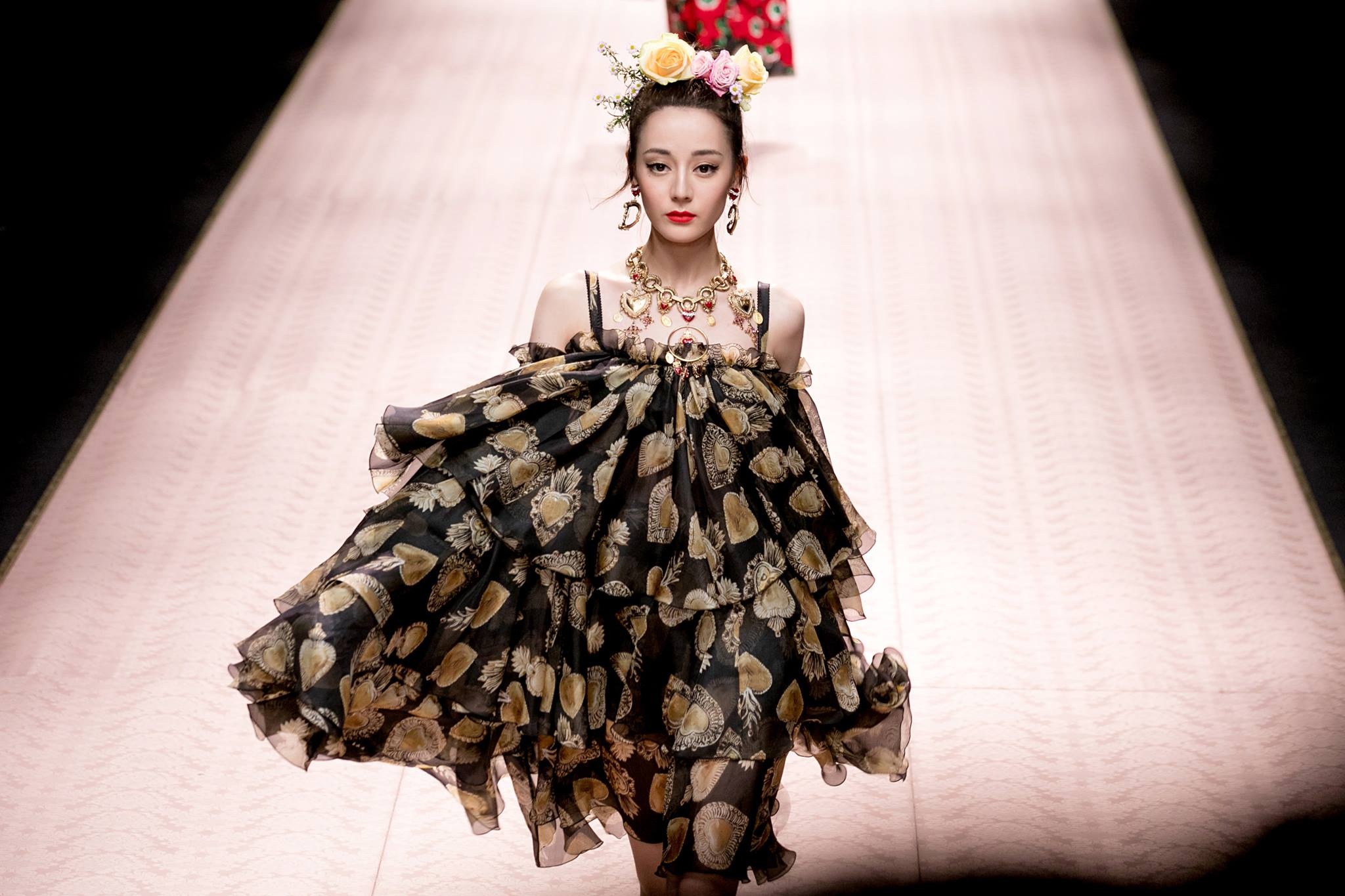 Dich Le Nhiet Ba dien thoi trang anh 5