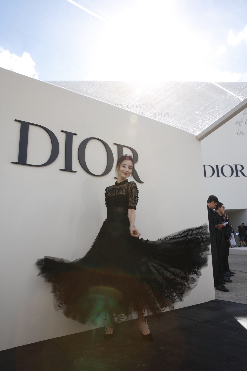 Angela Baby show dior anh 2