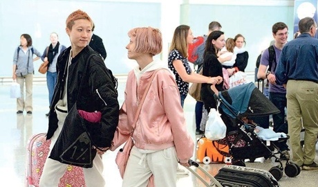 Con gai Thanh Long va nguoi yeu ve nuoc sau nua nam vat vo tai Canada hinh anh