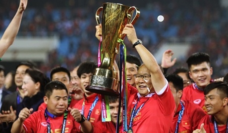 Dan Han co vu Park Hang-seo, tran chung ket AFF Cup dat ky luc rating hinh anh