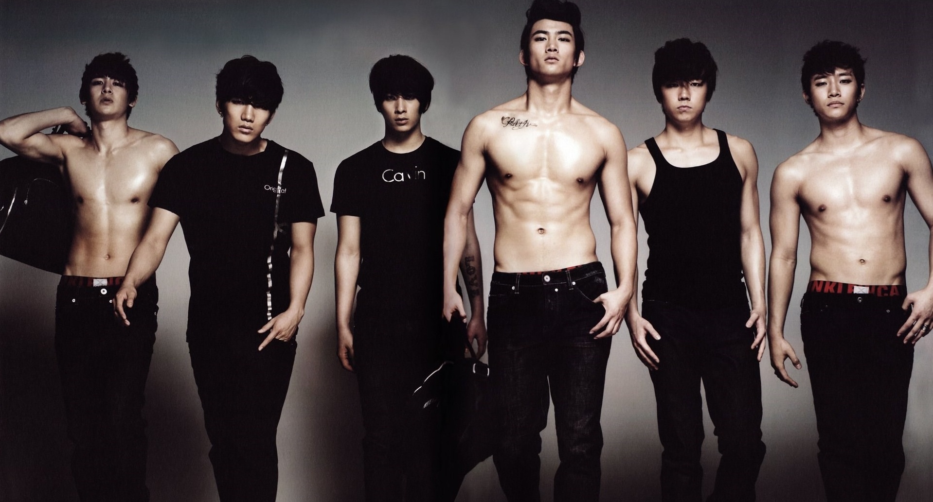 nhom nhac nu an mac phan cam anh 2