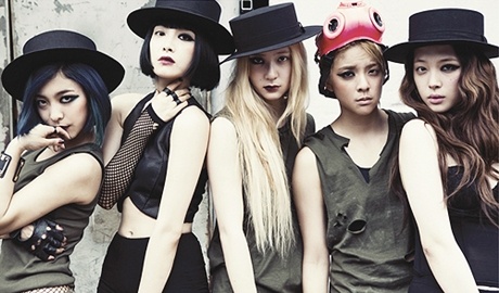 Duong cung cho loat nhom Kpop: Qua tuoi, mat thanh vien, bi ghet bo hinh anh