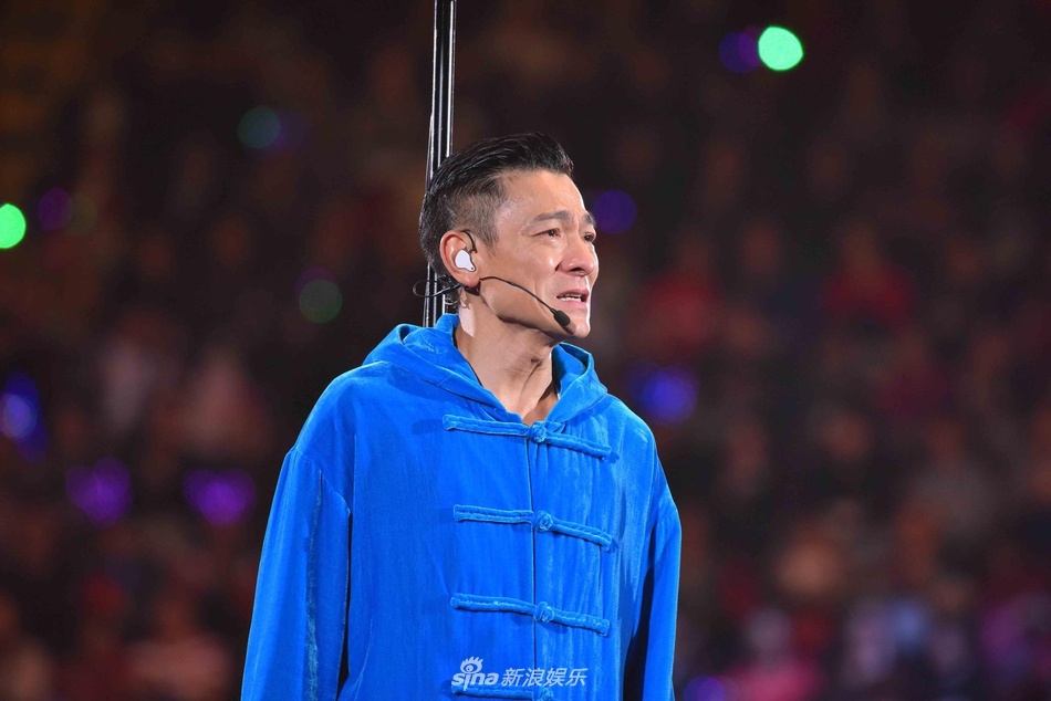 Luu Duc Hoa huy buoi bieu dien anh 2