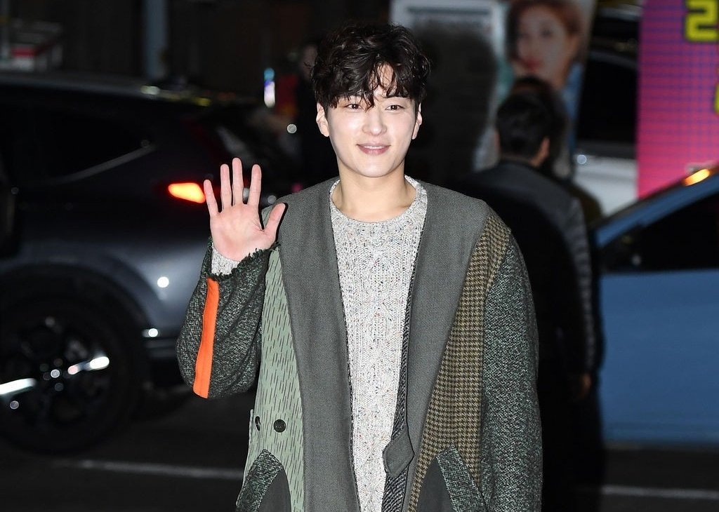 Song Hye Kyo dong cap voi Park Bo Gum anh 5