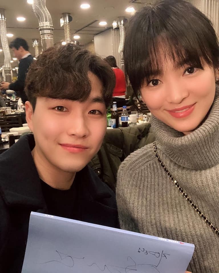 Song Hye Kyo dong cap voi Park Bo Gum anh 2