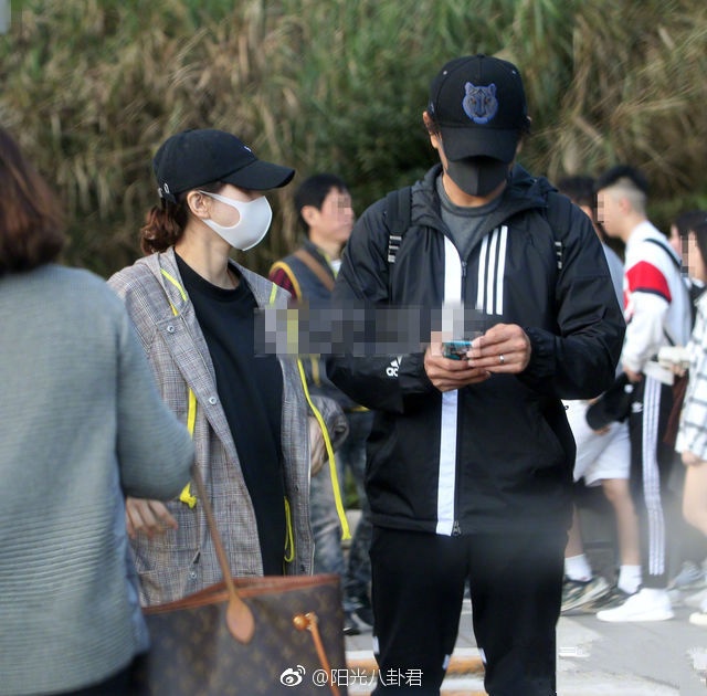 Luu Thi Thi mang thai anh 2