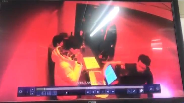 cau lac bo cua Seungri hanh hung khach anh 3