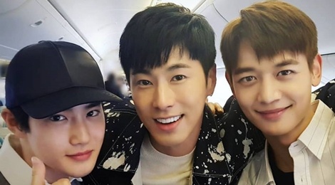 Nhung nhom ban than quyen luc trong lang giai tri Han hinh anh