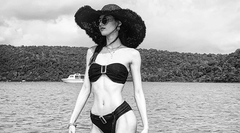 My nhan moi phim Thanh Long khoe than hinh nong bong voi bikini hinh anh