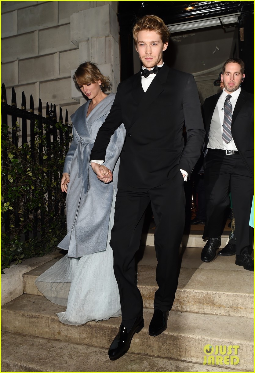 Taylor Swift va ban trai anh 6