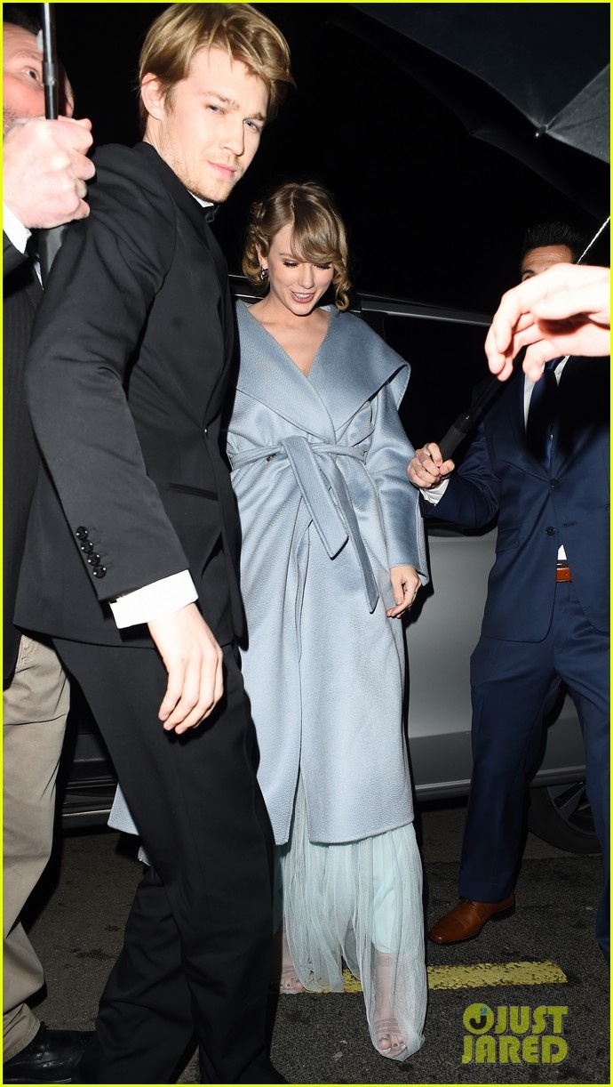 Taylor Swift va ban trai anh 7