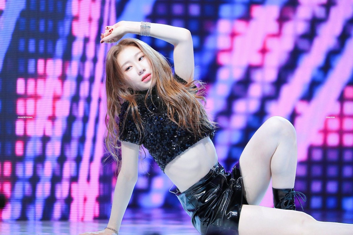 Chaeyeon va Chaeryeong anh 8