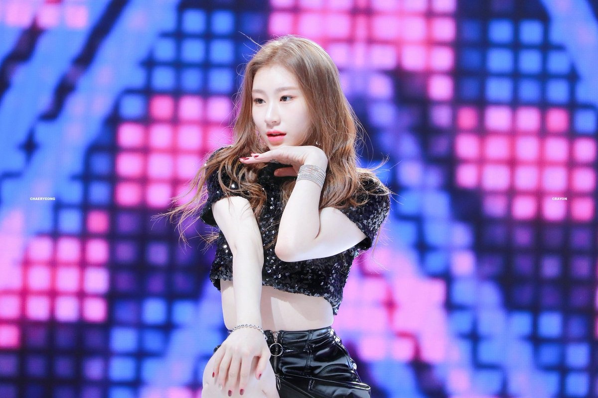 Chaeyeon va Chaeryeong anh 9