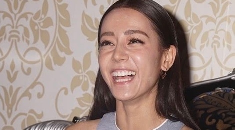 Anh qua khu kem dep cua Dich Le Nhiet Ba khi moi vao nghe hinh anh