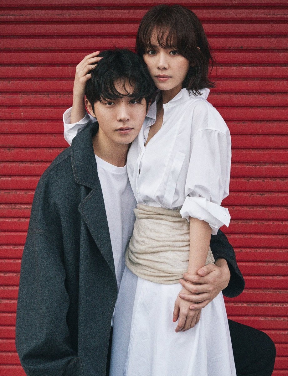 Han Ji Min dong cap voi Nam Joo Hyuk anh 2