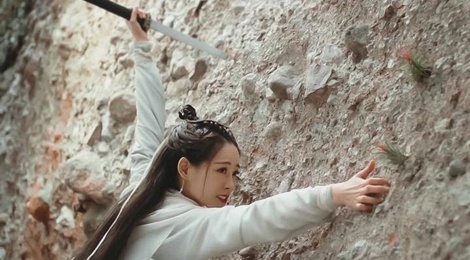 'Y Thien Do Long ky' 2019 lo ky xao kem chin chu, phi thuc te hinh anh