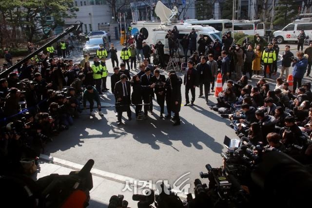 Seungri trinh dien canh sat anh 5