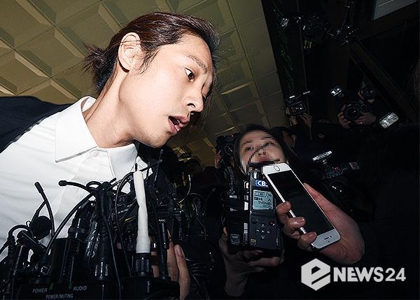 Seungri trinh dien canh sat anh 10