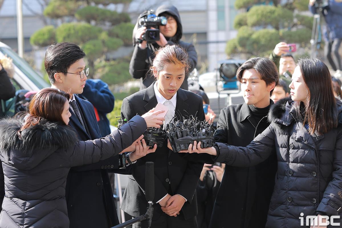 Seungri trinh dien canh sat anh 9