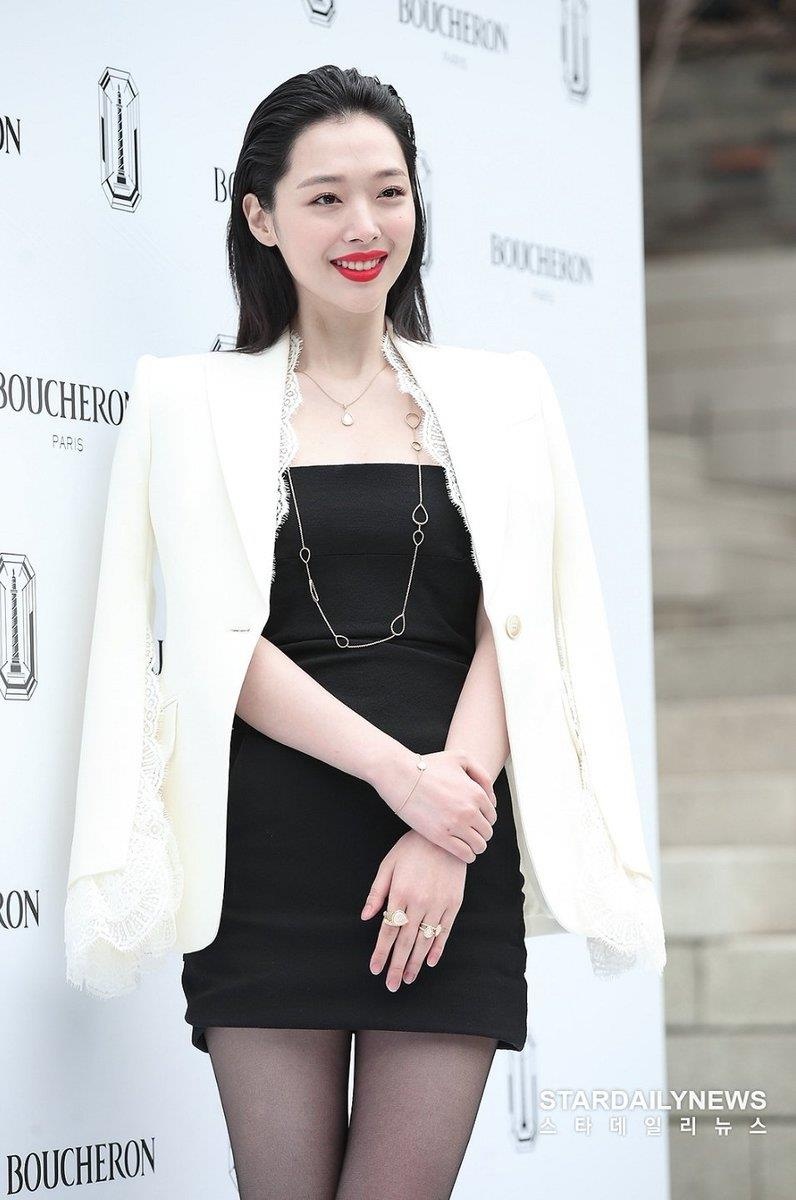 Sulli tuoi tre tham du su kien anh 3