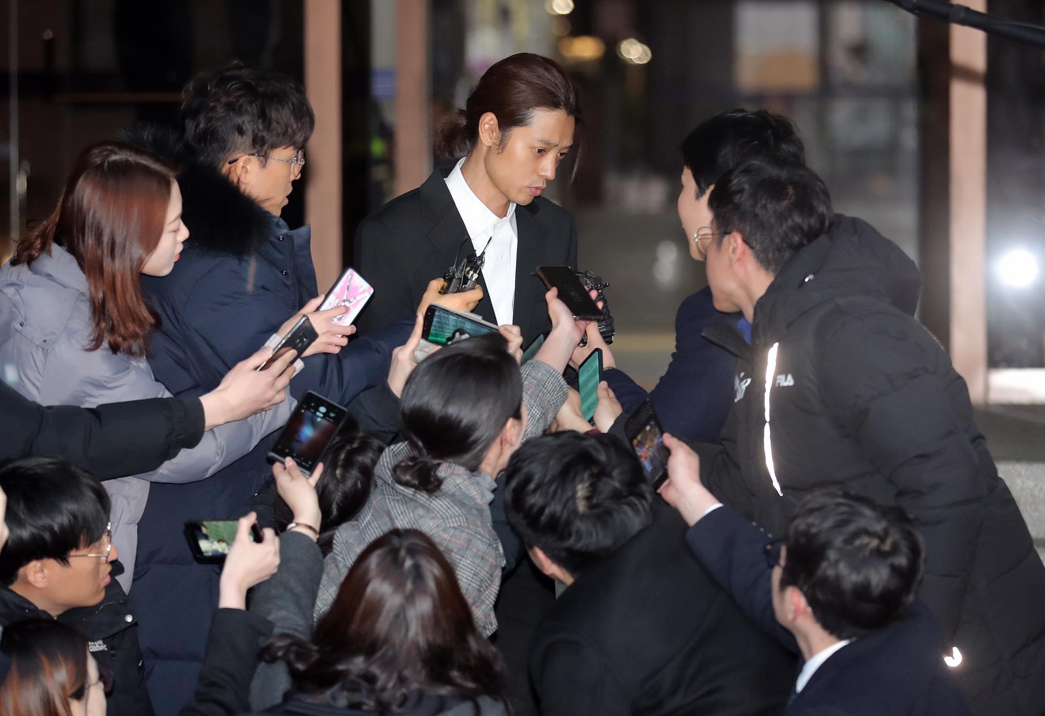 Seungri bi dieu tra anh 11