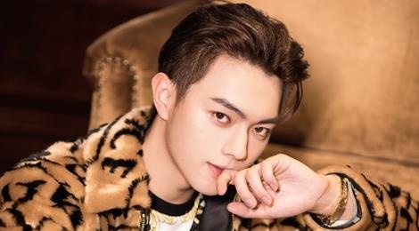 My nam 'Dien Hi cong luoc' bi fan cuong deo bam, lam hong dien thoai hinh anh
