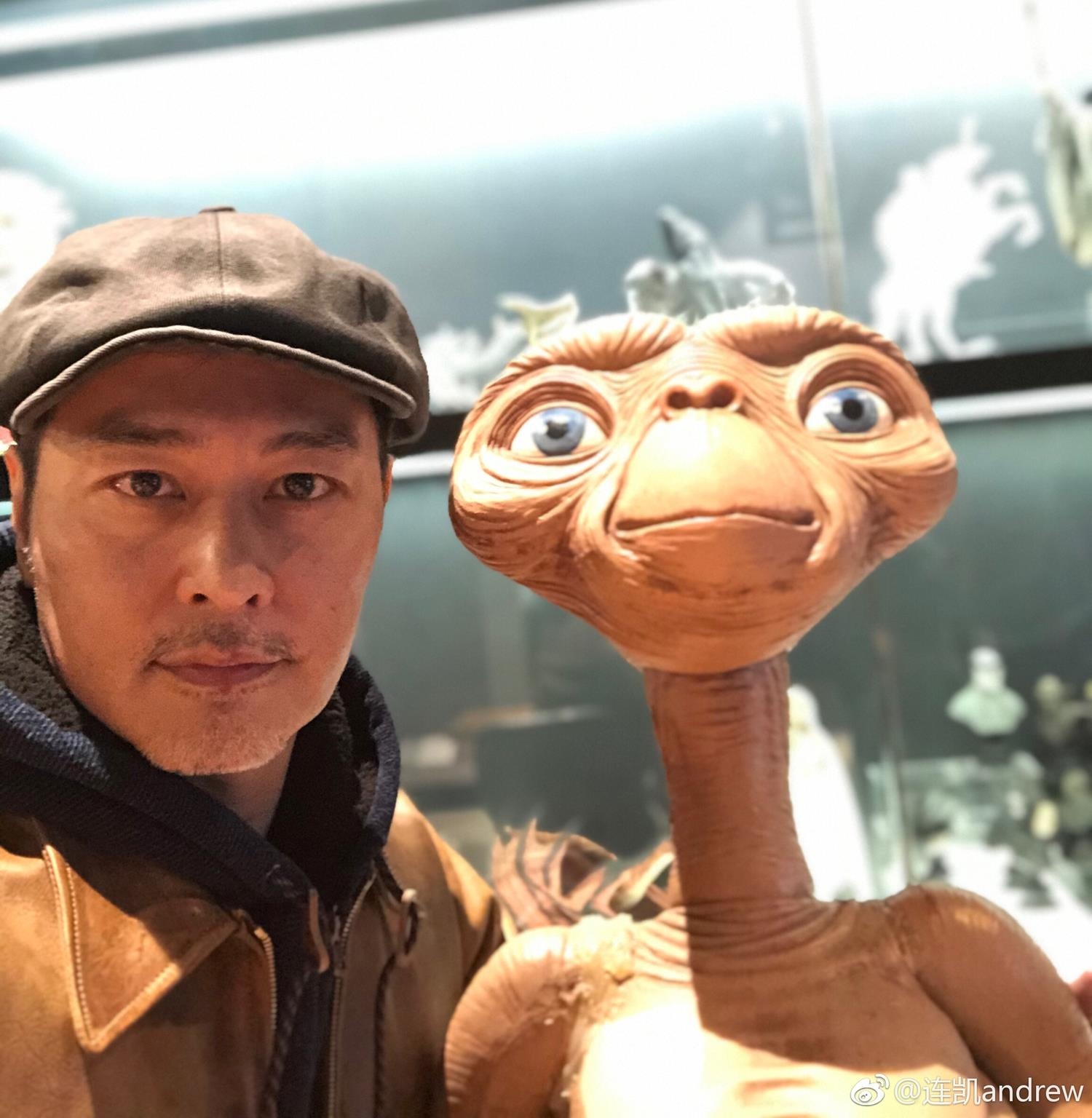 Phuc Nhi Khang di trong lua anh 1