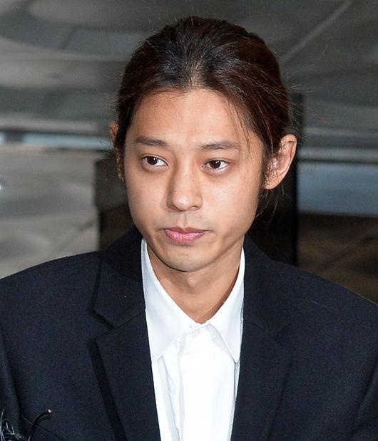 Jung Joon Young trong phien toa dau tien anh 5