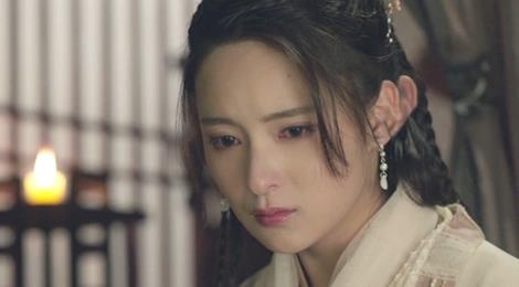 'Y Thien Do Long ky' mac loi hau ky khien Duong Bat Hoi moc 2 tai hinh anh