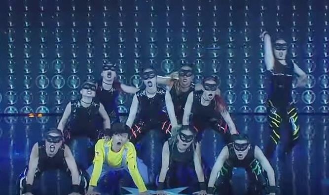 Phan trinh dien cua nhom Hanoi X-Girls hinh anh