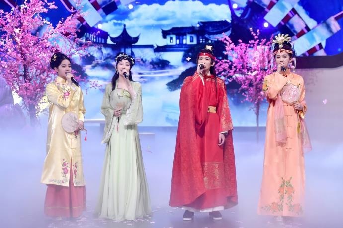 Quan Hieu Dong ban gai Loc Ham anh 2