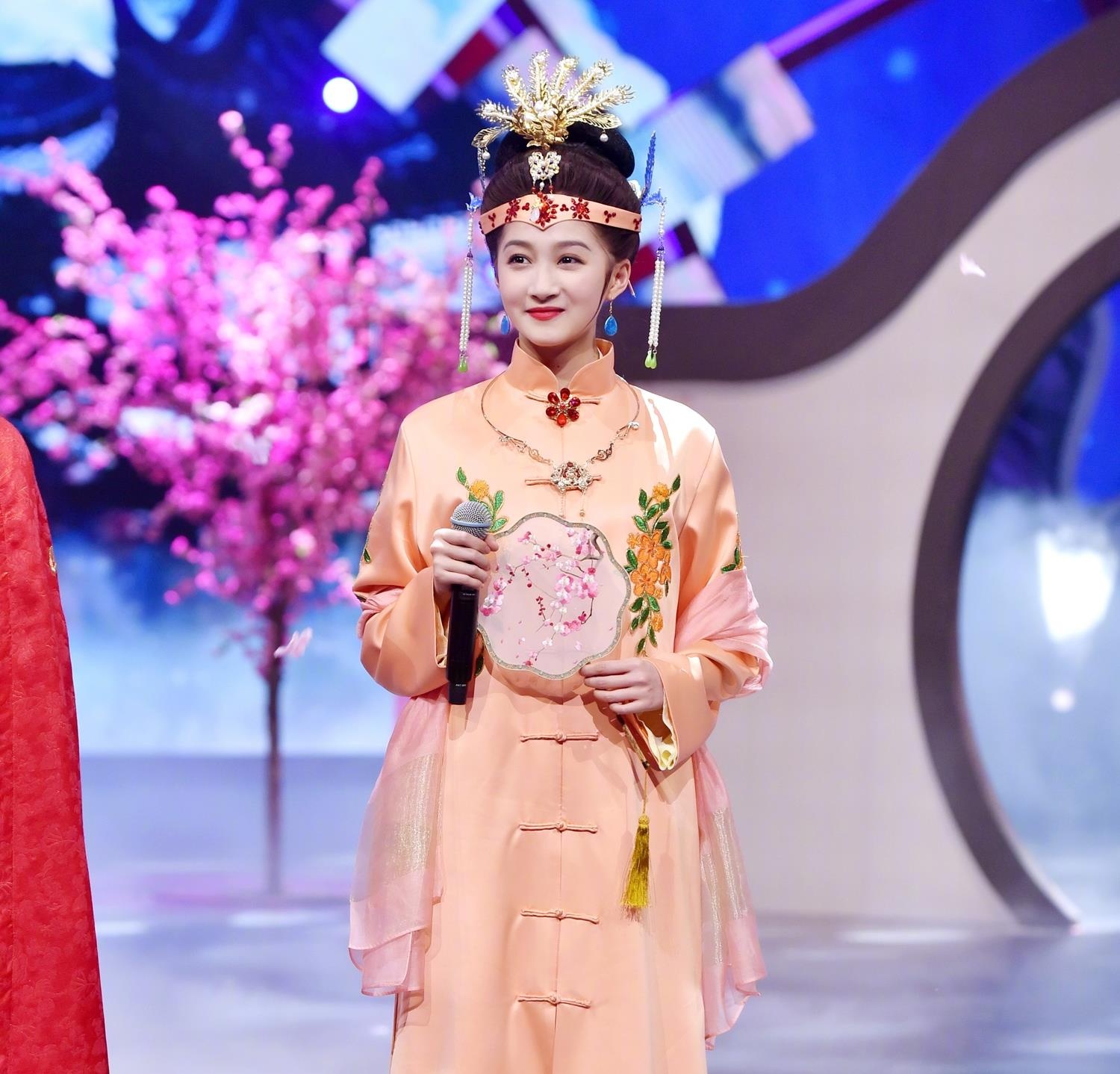 Quan Hieu Dong ban gai Loc Ham anh 7