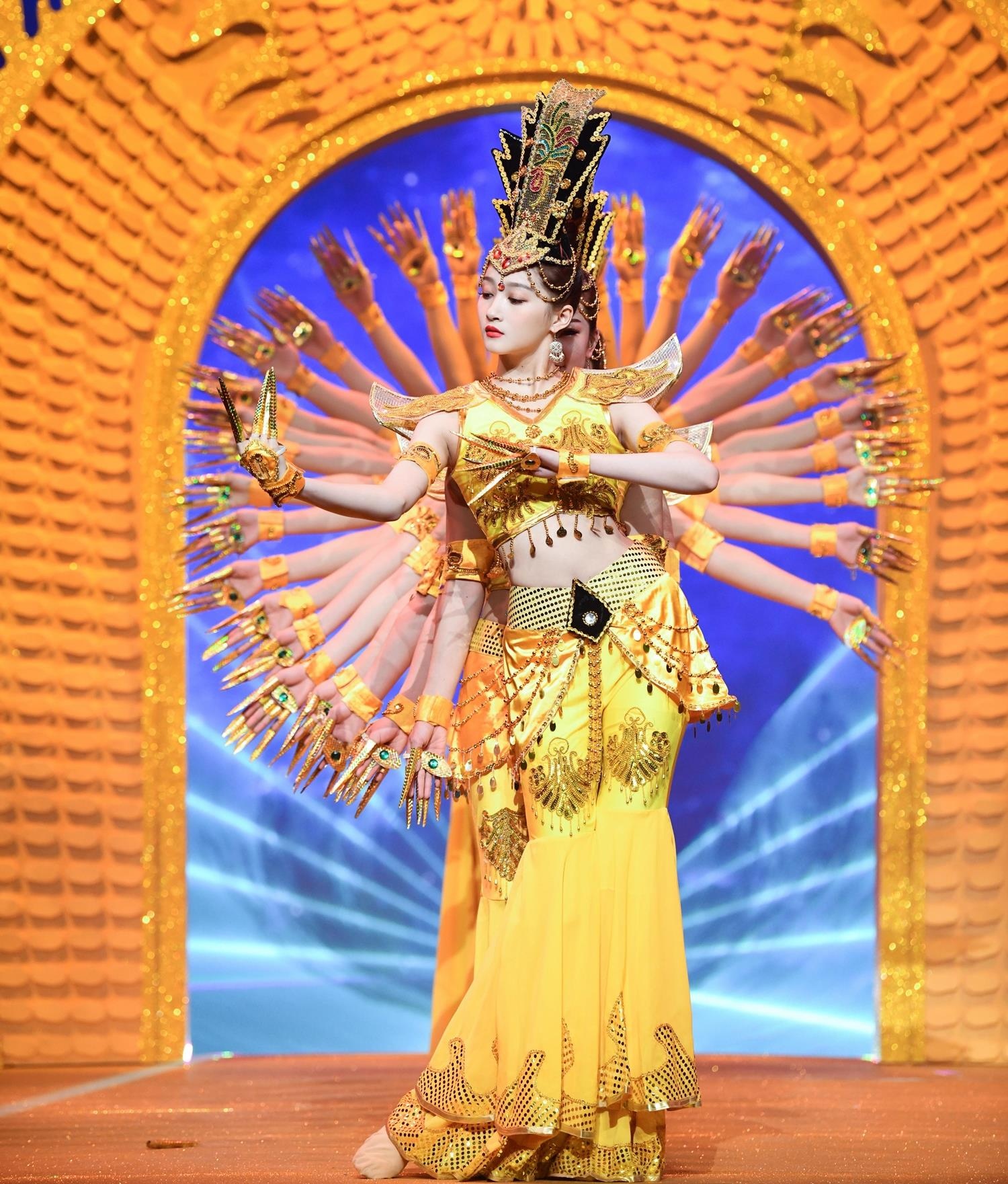 Quan Hieu Dong ban gai Loc Ham anh 10