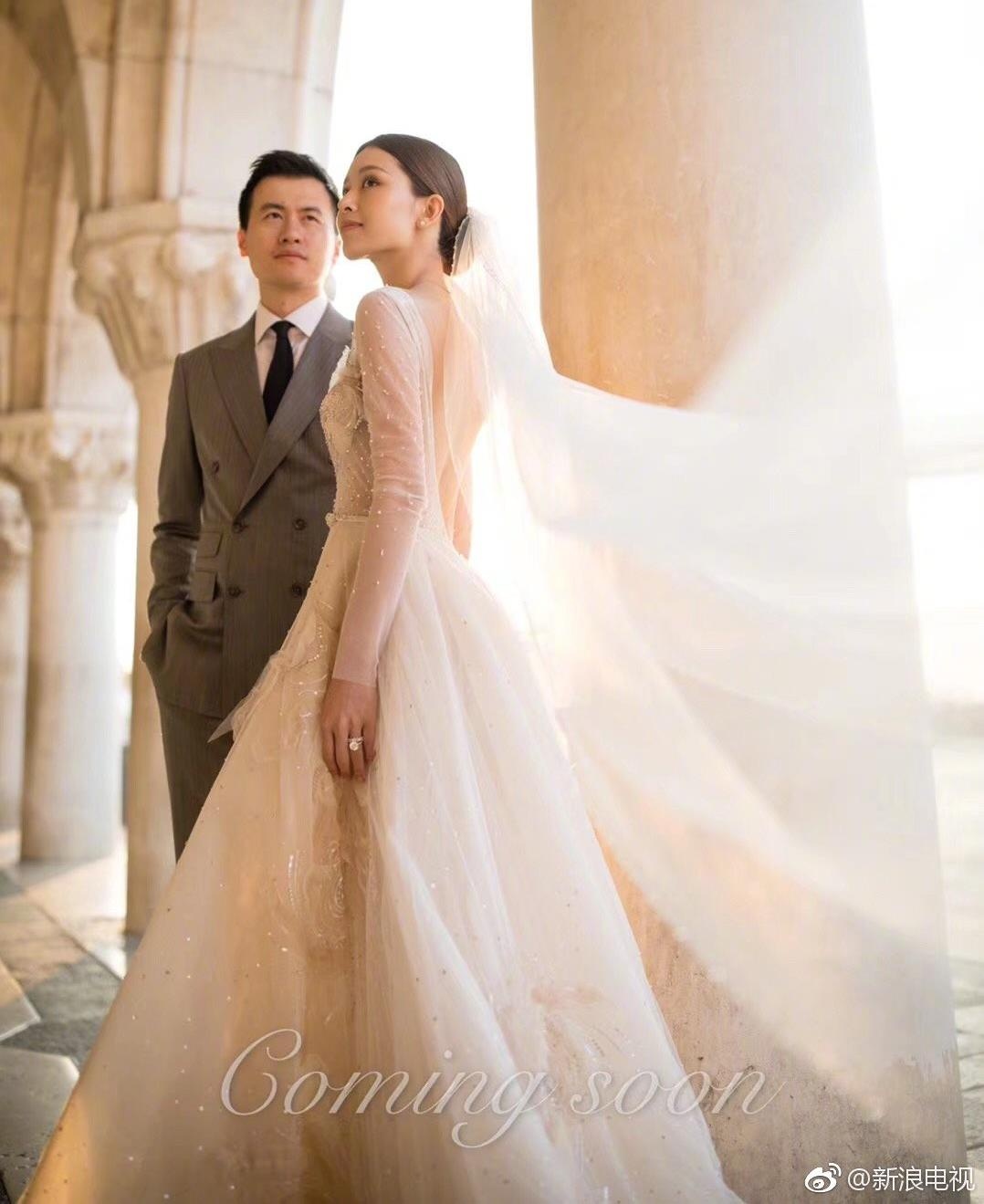 than tien ty ty Van Vinh San cuoi chong anh 1