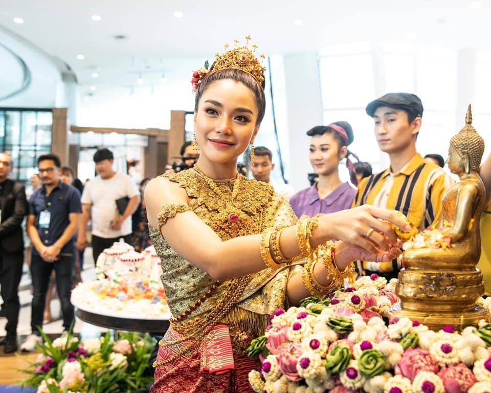 Sao Thai Lan trong Le hoi Songkran anh 11