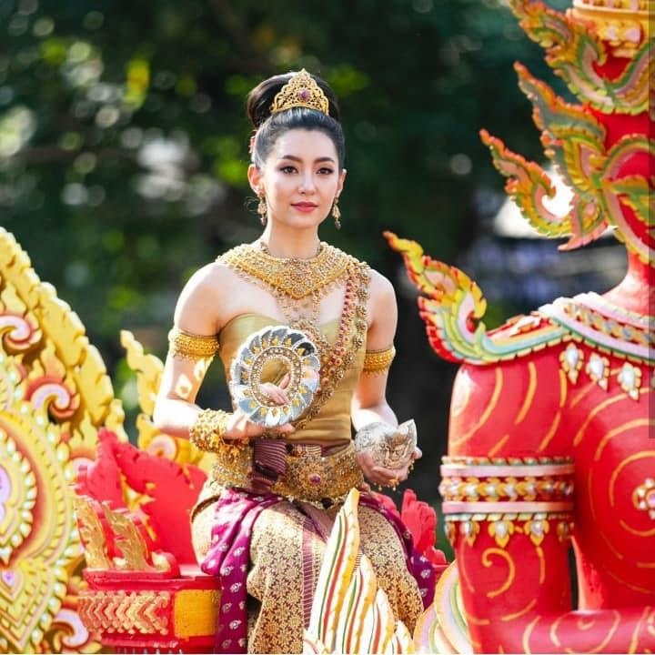 Sao Thai Lan trong Le hoi Songkran anh 3