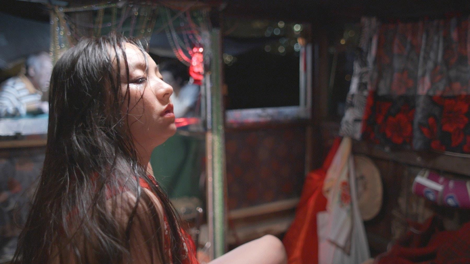 Phim 18+ Ba nguoi chong anh 14