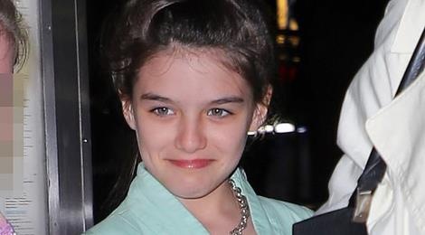 Suri Cruise xinh xan trong tiec sinh nhat 13 tuoi hinh anh