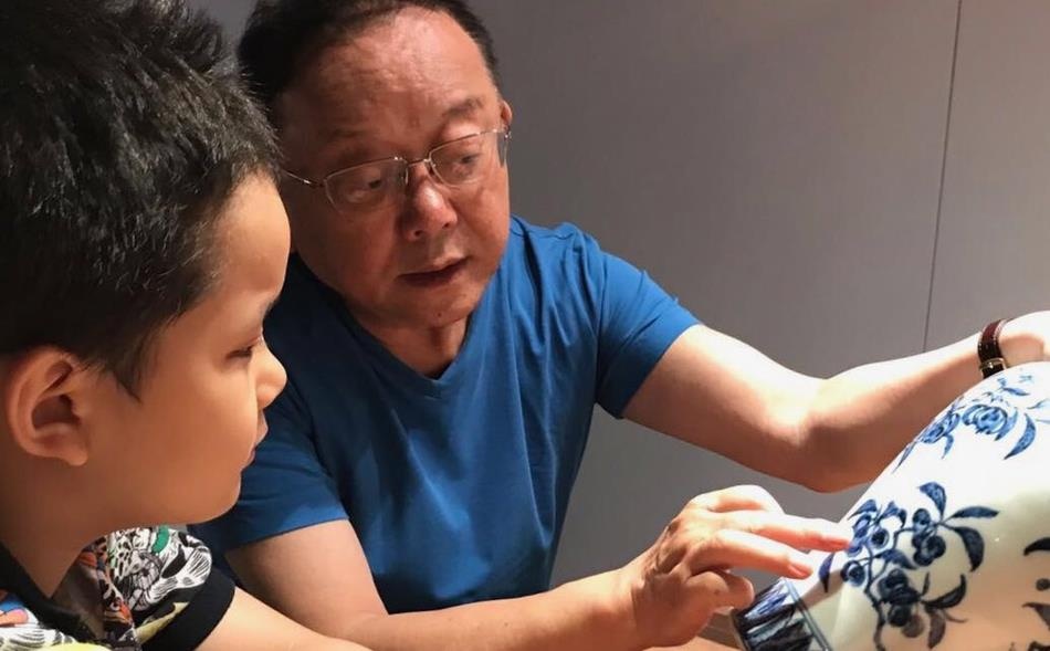 Hoa Than Vuong Cuong va con trai anh 6