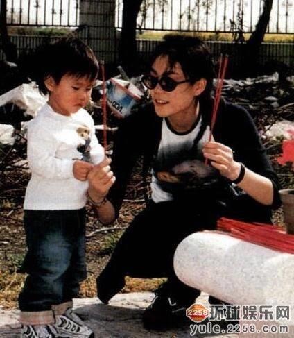 con gai Vuong Phi dau tinh dong anh 2