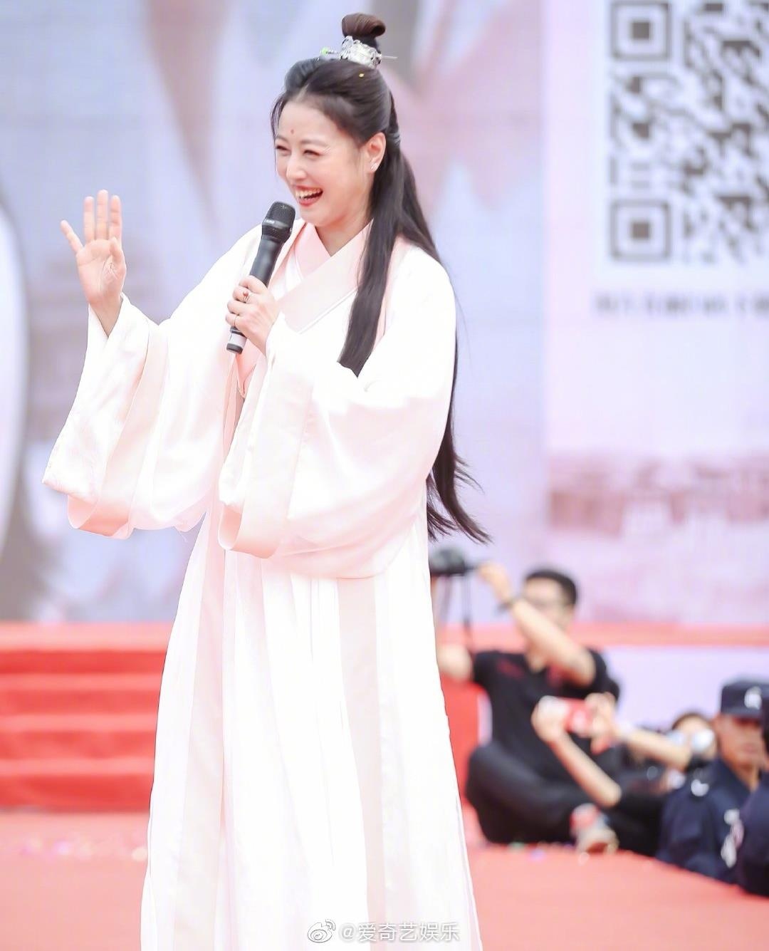 chau hai my Y Thien Do Long ky anh 7